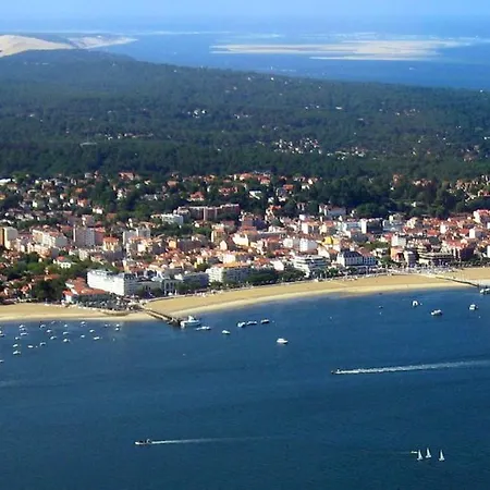 A Pied, Le Marche, La Plage, La Gare * ארסשון